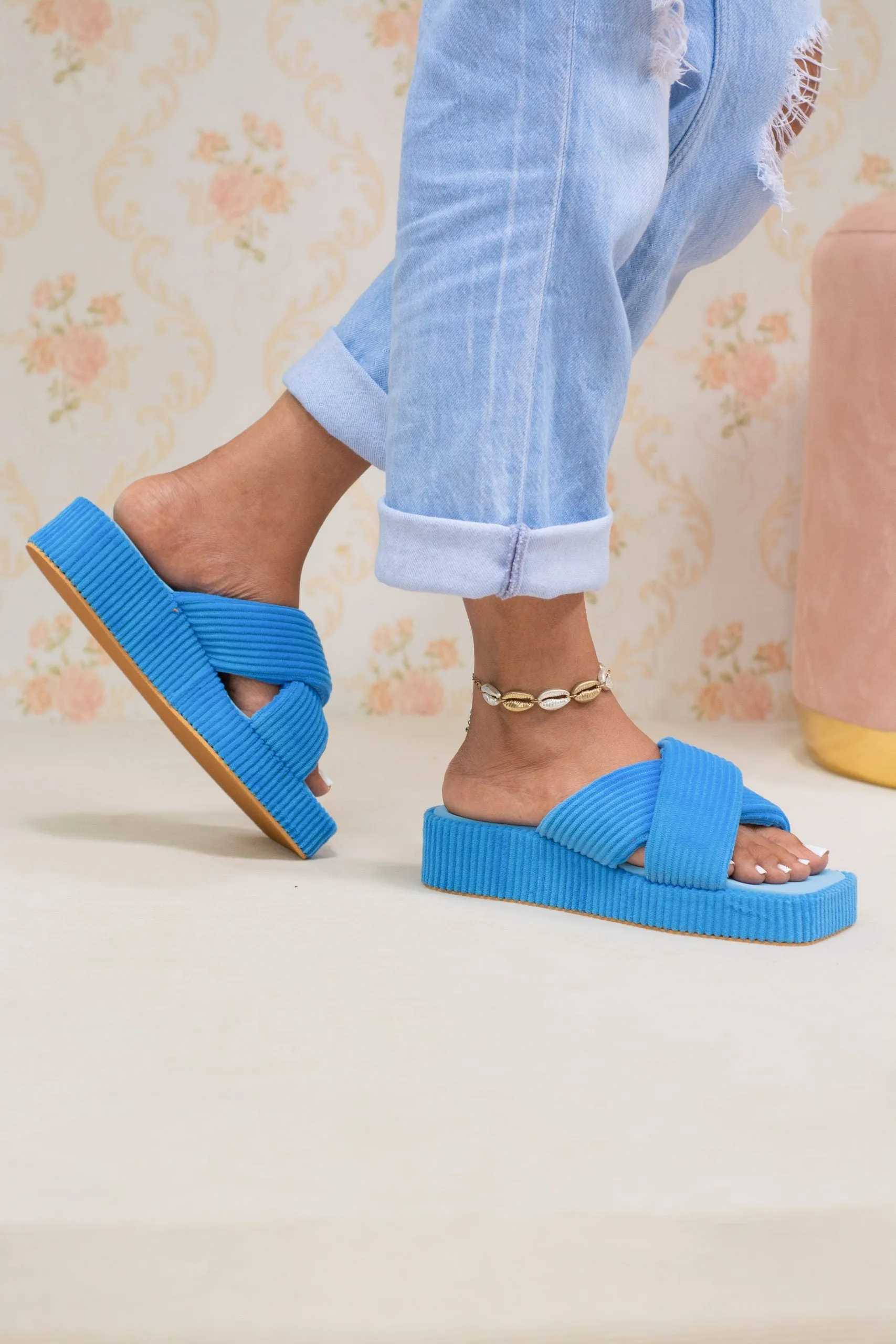 Aqua Crossover Flatforms