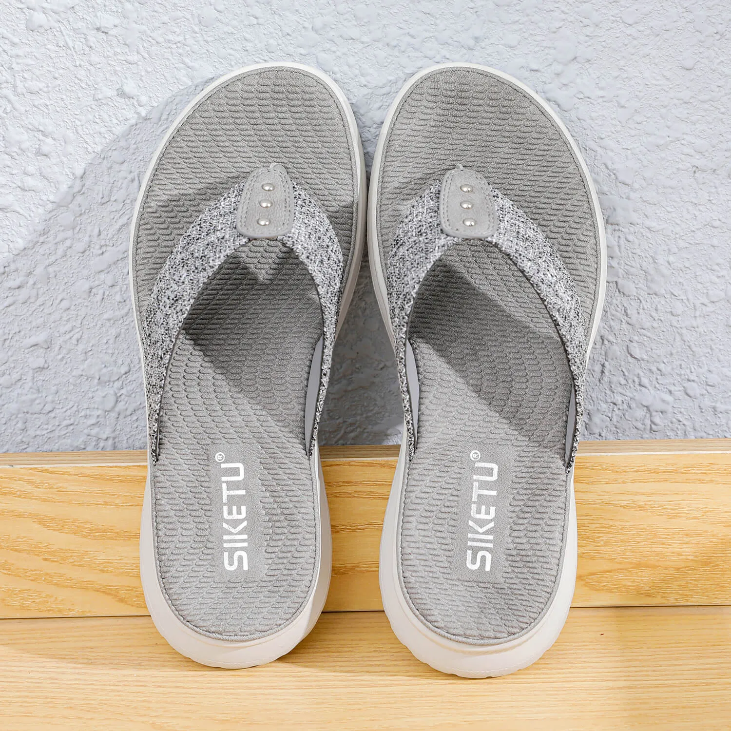 Brinkley Reef T-Strap Flip Flops - Siketu