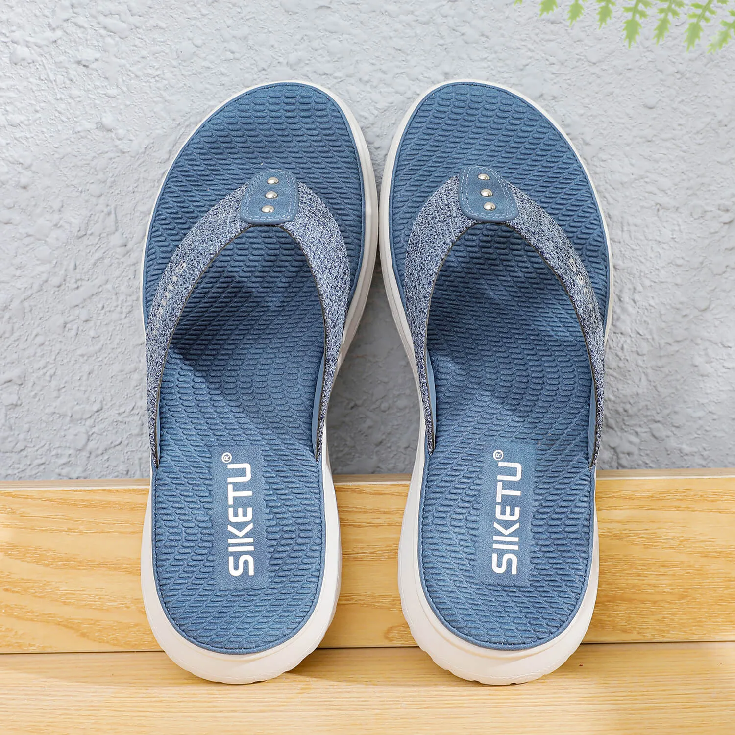 Brinkley Reef T-Strap Flip Flops - Siketu