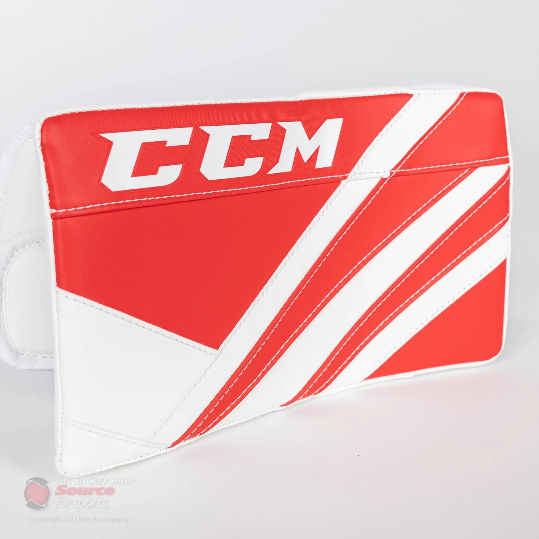 CCM Extreme Flex E5.5 Youth Goalie Blocker