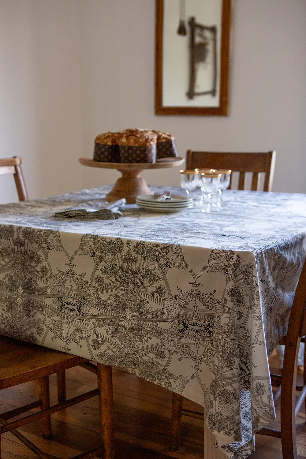 Cotton Tablecloth in Natural And Black Botanicus