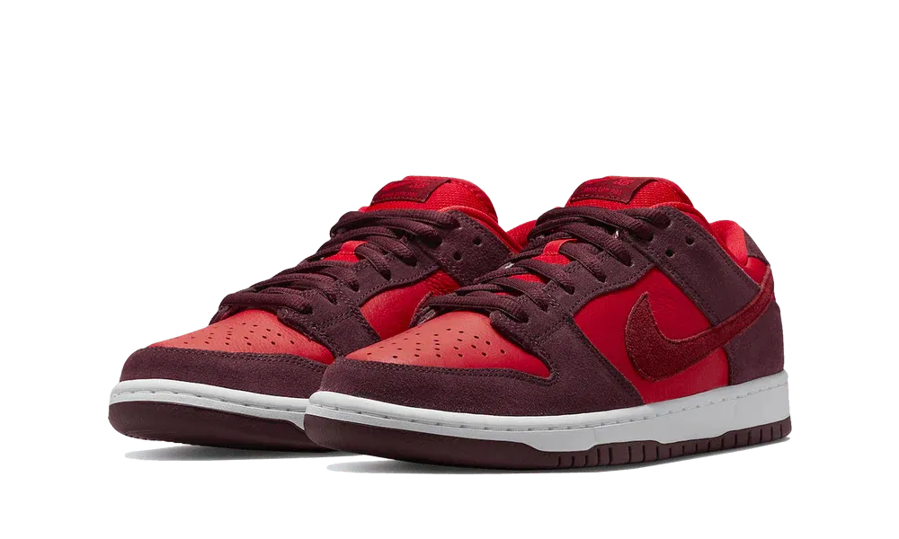Nike SB Dunk Low Cherry