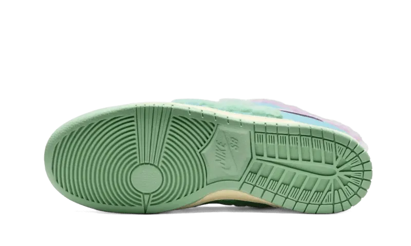 Nike SB Dunk Low Verdy Visty