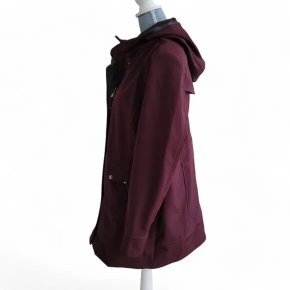 NWOT Badgley Mischka Paneled Thermotech Jacket Coat in Burgundy Style 66934