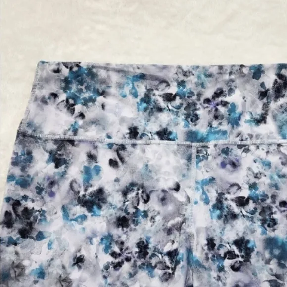 NWT Align Lululemon HR Short 8&quot; size 20 White with colored flowers.