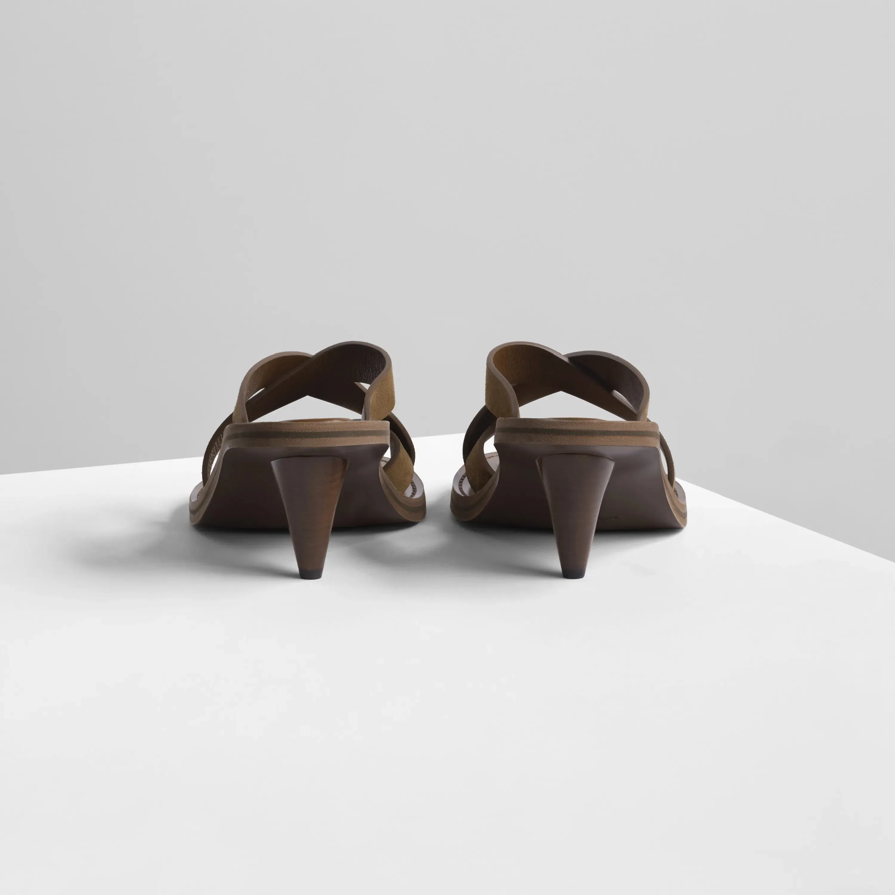 STRAP SANDAL | caramel suede leather