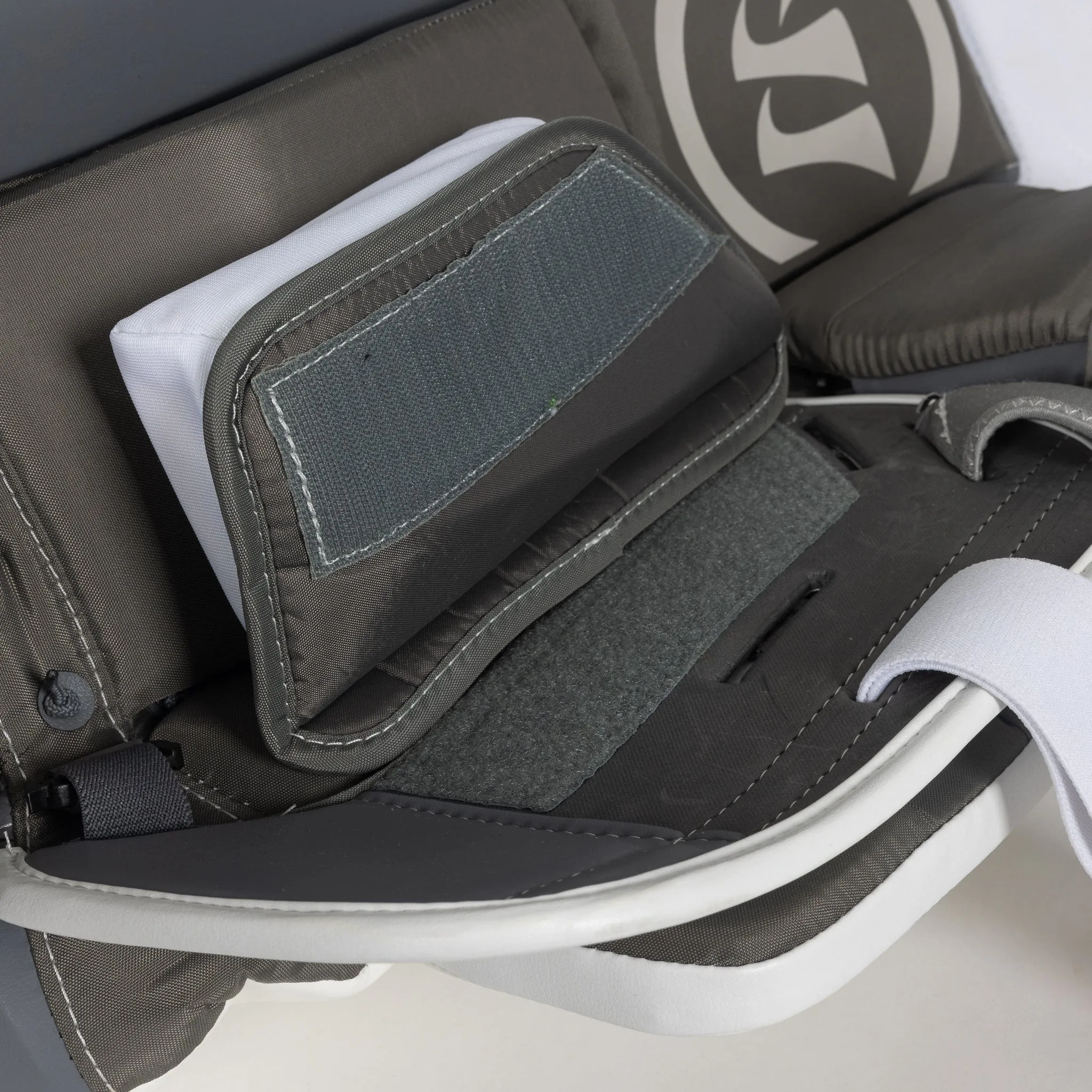 Warrior G7 Intermediate Goalie Leg Pads