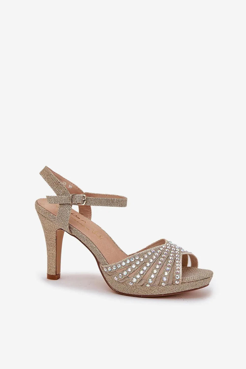Women's heel sandals adorned with brocade